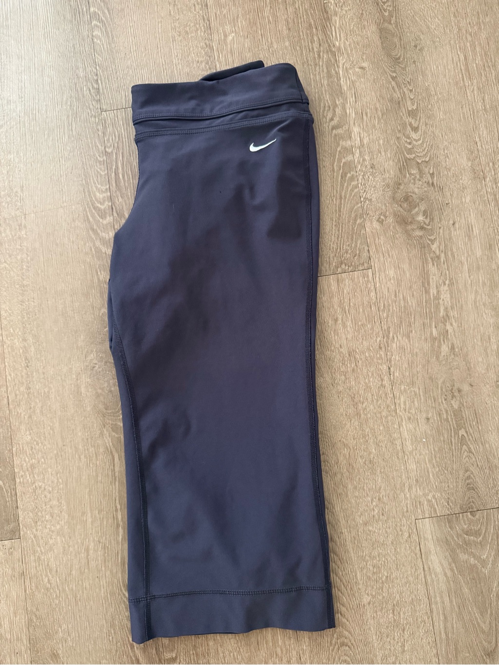 Nike Women’s Navy Capri Leggings